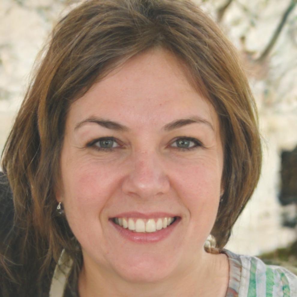 Sarah Mitchell, Founder and CEO of tavirexalmuthona
